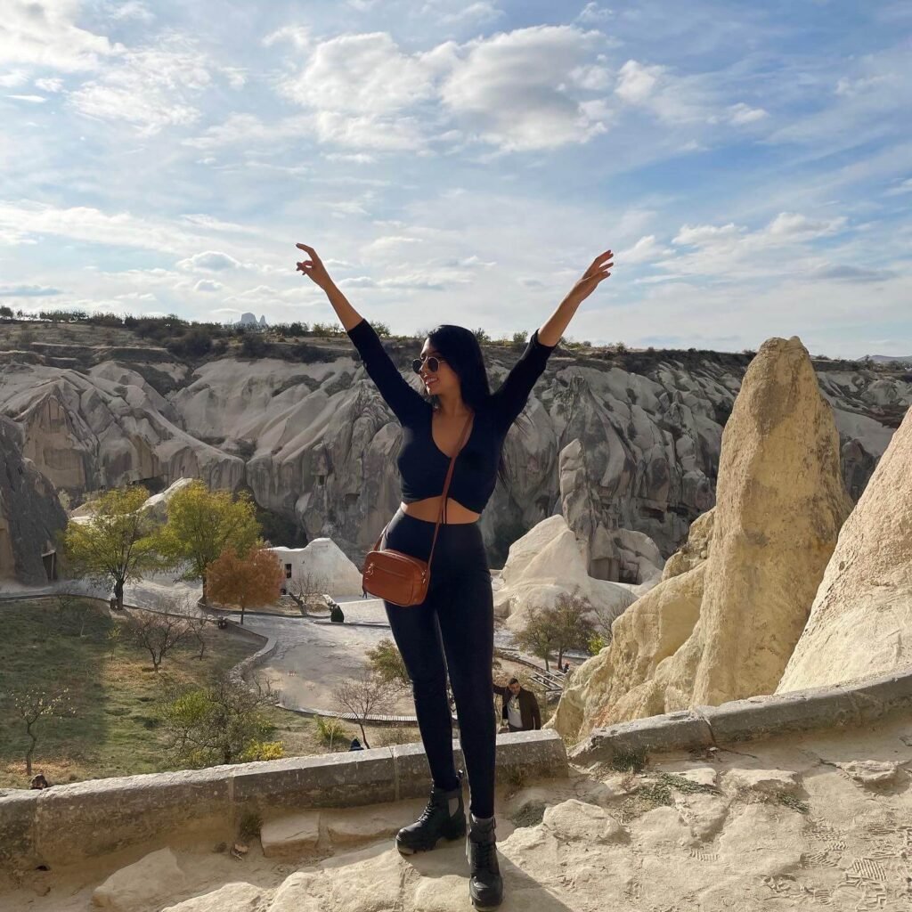 Vista del Valle de Göreme desde la cima del Castillo de Uçhisar en Capadocia